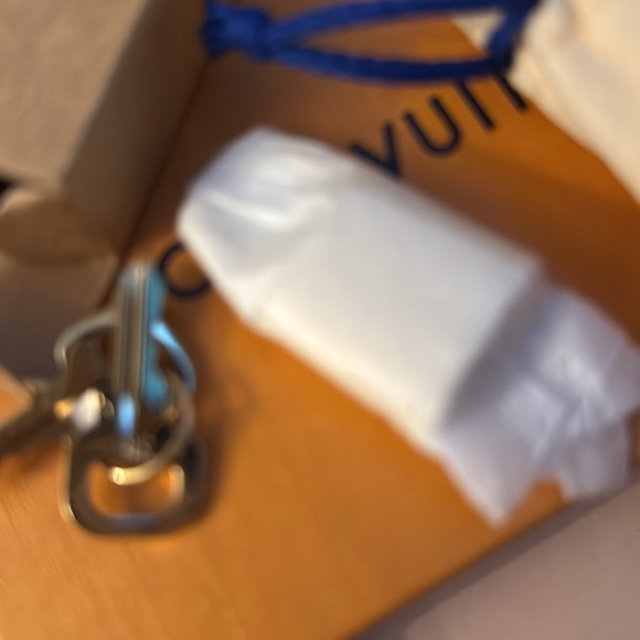 Louis Vuitton Lock and Key - Picture 6 of 7